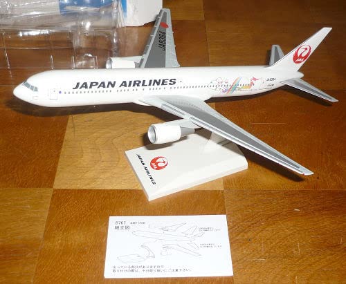 Amazon.co.jp: JALUX 1/200 JAL BOEING 767-300 : Toys & Games